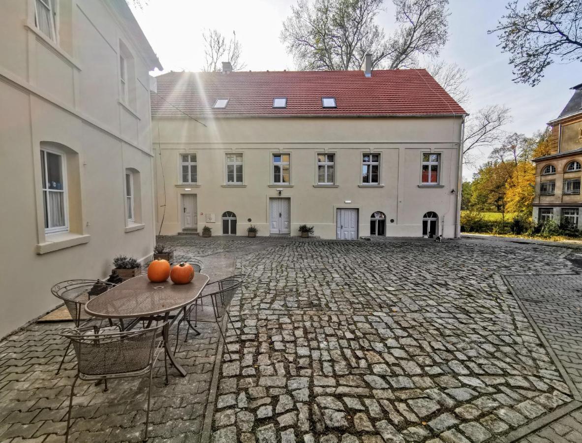 Palac I Folwark Brzeznica Brzeznica  외부 사진